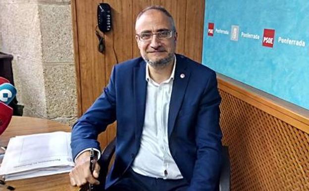 El portavoz municipal del PSOE de Ponferrada, Olegario Ramón.