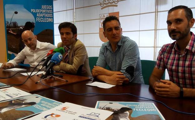 El director general de Deportes de la Junta (2I), Alfonso Lahuerta, junto al presidente de FECLEDMI, Federico Martínez, el concejal de Deportes, Roberto Mendo y el coordinador de Deportes de Asprona Bierzo, César Martínez, en la presentación.