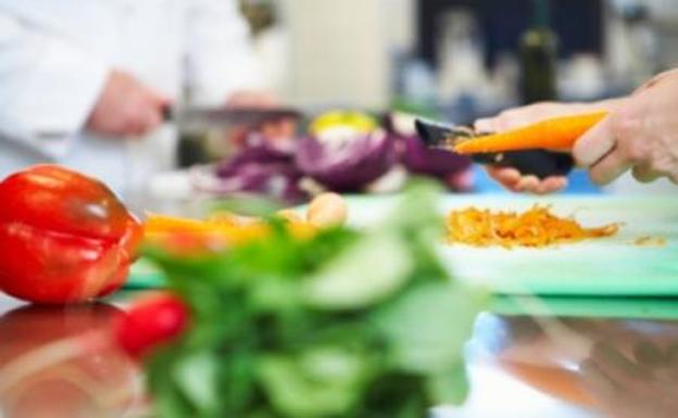 El Imfe programa un nuevo curso de manipulador de alimentos.
