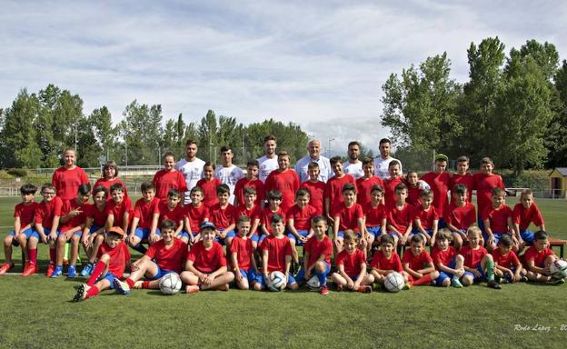 Imagen de los participantes en el IV Campus de Fútbol de Bembibre.