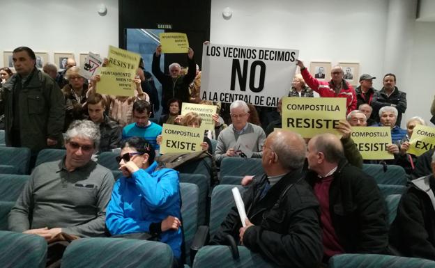 Los vecinos llevaron su protesta al pleno.