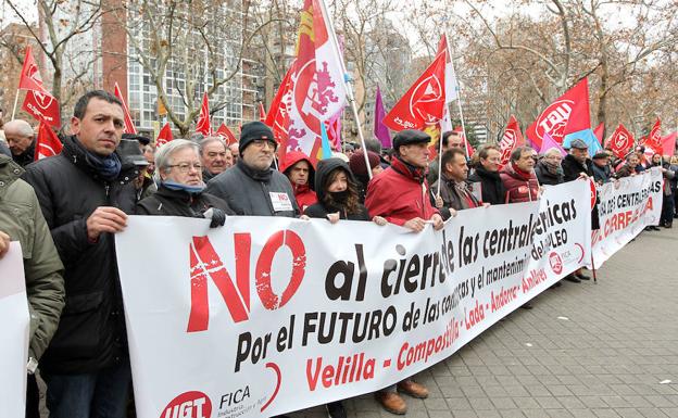 Concentración en defensa de las centrales térmicas, convocada por UGT FICA./Juan Lázaro