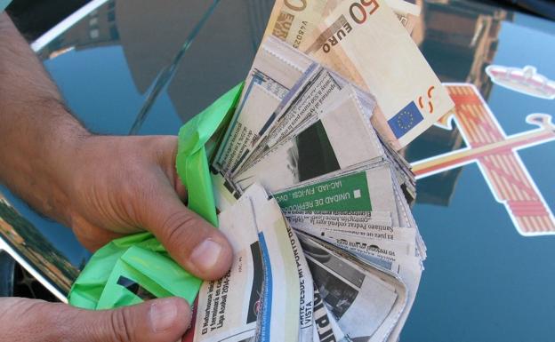 Imagen de billetes incautados en uno de los timos.