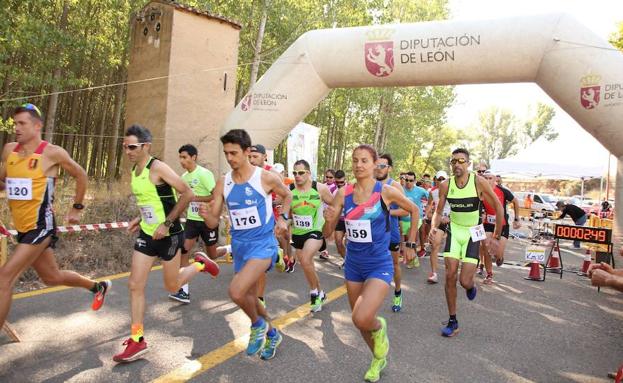 Inicio de la carrera en Valencia de Don Juan./