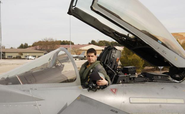 Borja Aybar, el piloto fallecido en Los Llanos./M.º Defensa