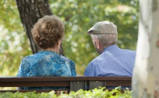 Una pareja de pensionistas./