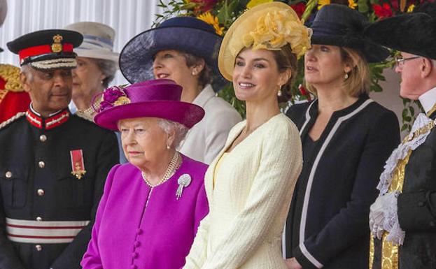 La Reina Letizia, con Isabel II./