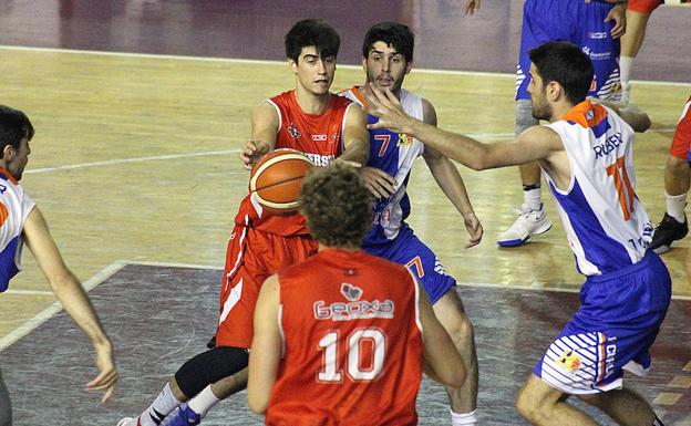 Un lance de un partido del Fundación/Peio García