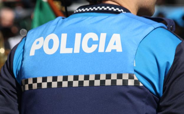 La intervención fue llevada a cabo por la Policía de Barrio de León. /