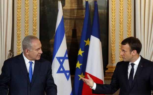 Benjamin Netanyahu y Emmanuel Macron, tras su reunión en París./Philippe Wojazer (Efe)