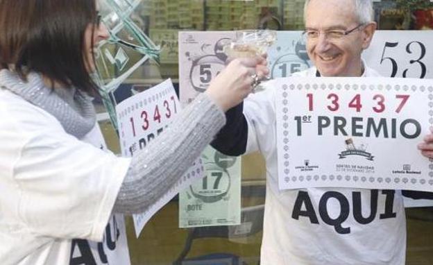 Agraciados con el primer premio./