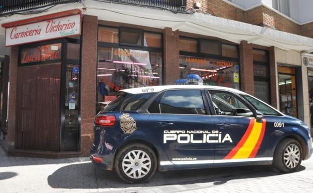 La Policía Nacional previene a los comerciantes de una modalidad de robo que utiliza a falsos revisores