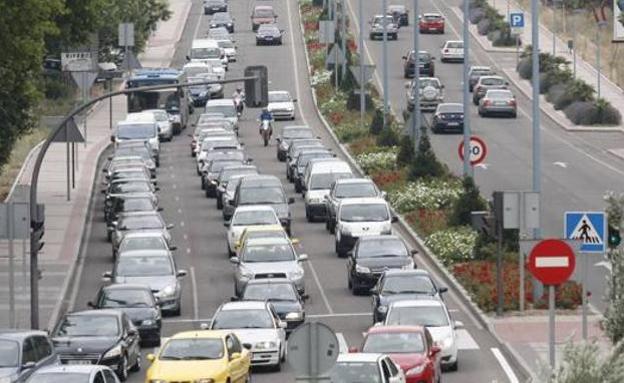 Tráfico en la salida de una ciudad./