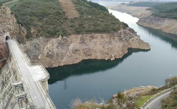 El embalse de Bárcena se encuentra al 32% de su capacidad./