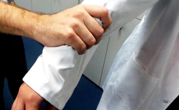 CSIF advierte de que el aumento de agresiones en el ámbito sanitario es «la punta del iceberg»
