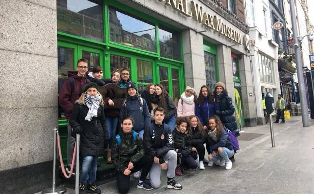 Grupo de alumnos en Irlanda/Colegio San Juan de la Cruz