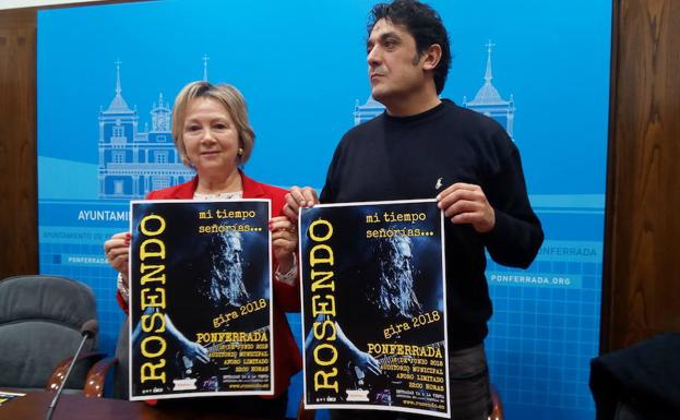 La concejala de Fiestas y el representante de Tomate Producciones, en la presentación del concierto.