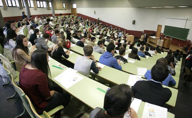 Uno de cada tres estudiantes leoneses quieren ser funcionarios
