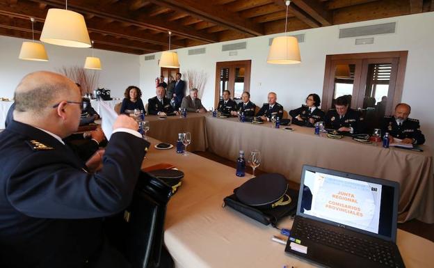 Recepción a los comisarios de Policía de Castilla y León de Ponferrada./César Sánchez