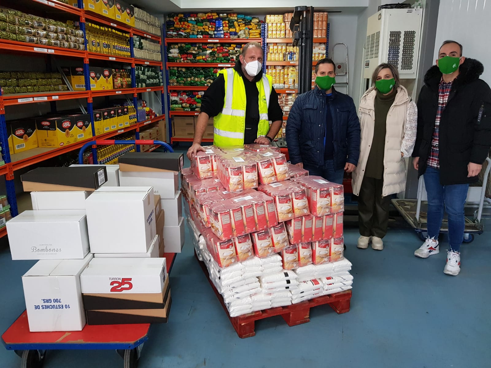 El sindicato CSIF ha donado productos al Banco de Alimentos valorados en 2.000 euros./