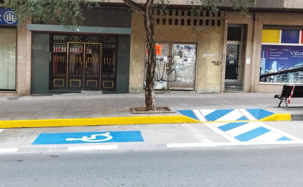 Nueva reserva de estacionamiento para personas con movilidad reducida (PMR) en la calle General Vives.