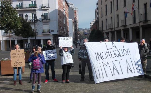 Imagen de una protesta contra la incineración./
