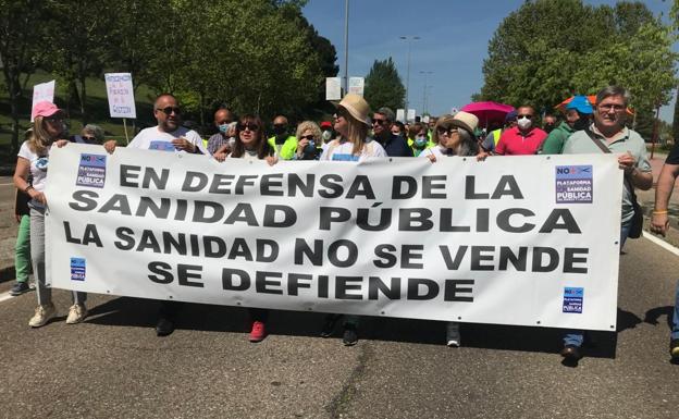 'Marcha Blanca' en Valladolid de la Plataforma en Defensa de la Sanidad Pública del Bierzo y Laciana.