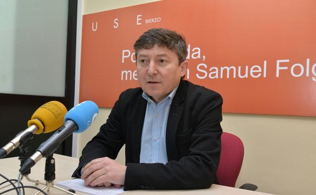 Samuel Folgueral, portavoz de USE Bierzo, en una rueda de prensa.