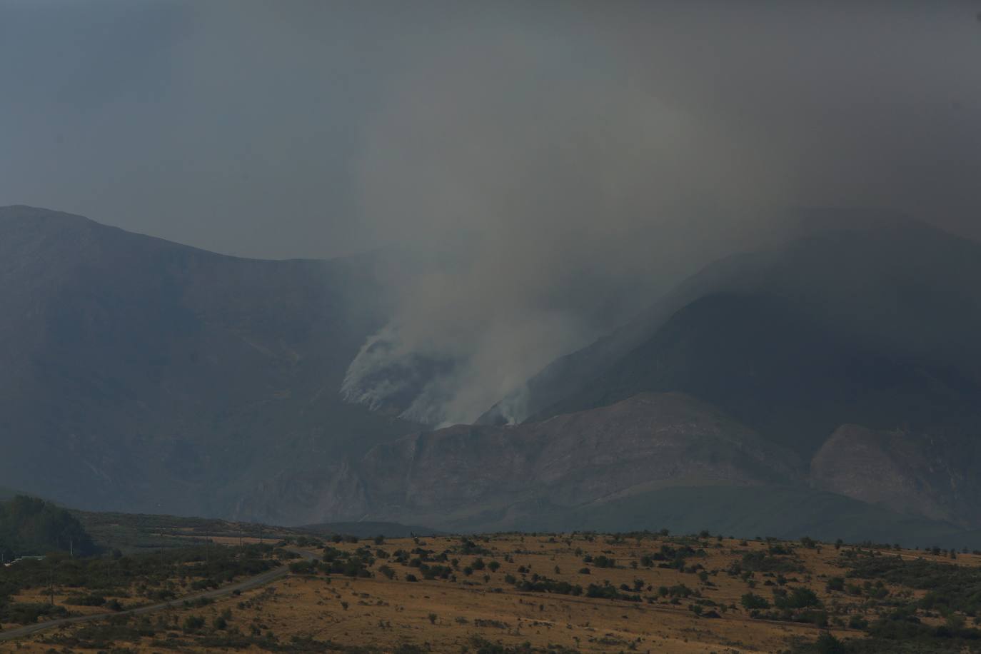 Incendio en Montes de Valdueza