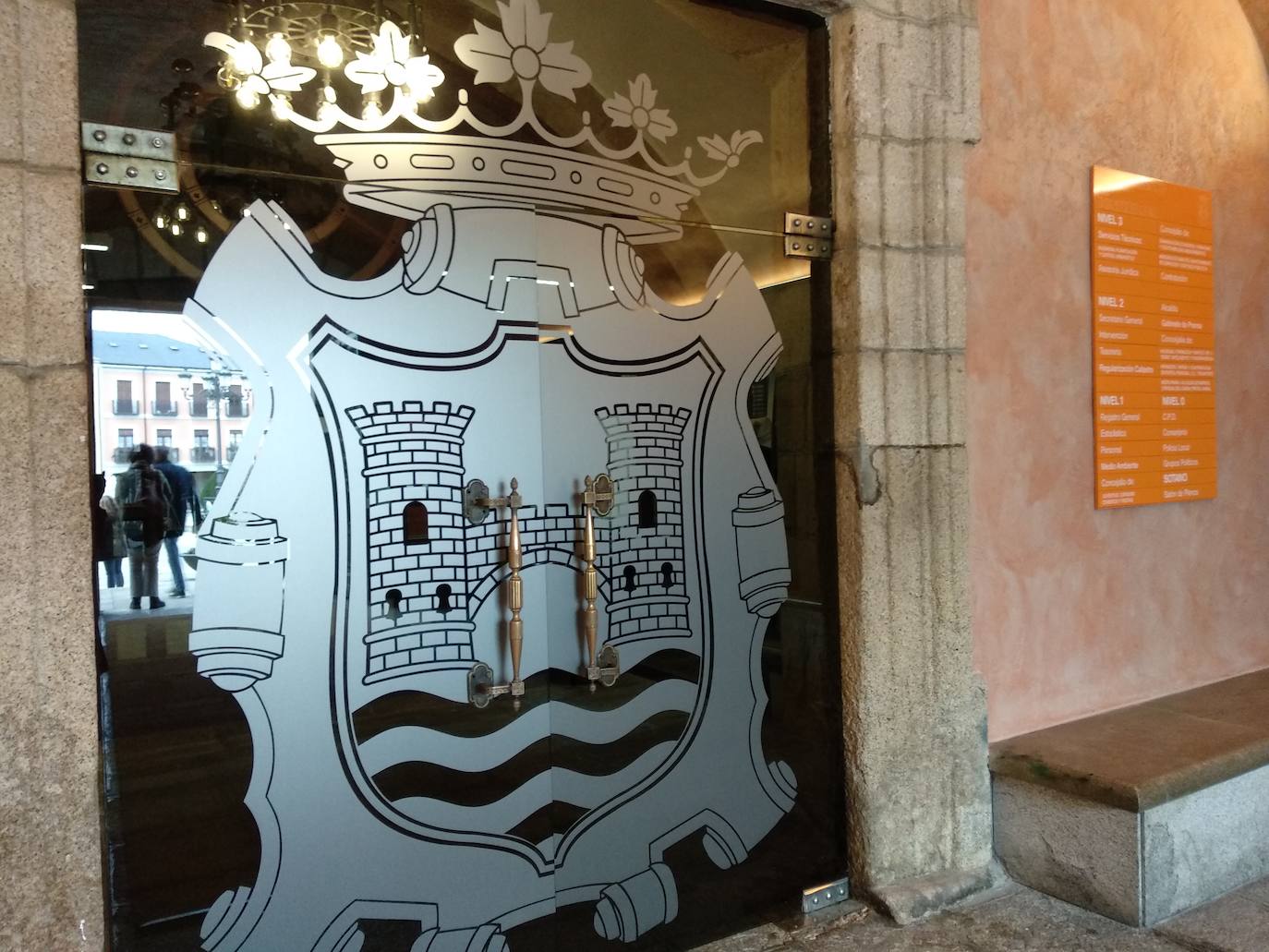 Nueva imagen del zaguán del Ayuntamiento de Ponferrada. 