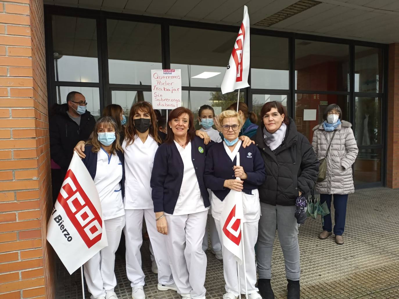 Protesta de las trabajadoras del servicio de limpieza del Hospital del Bierzo.
