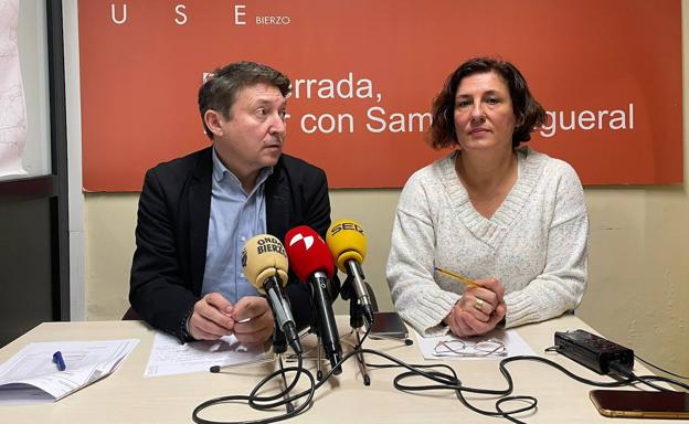 Los concejales de USE Bierzo, Samuel Folgueral y Cristina López, durante su comparecencia./