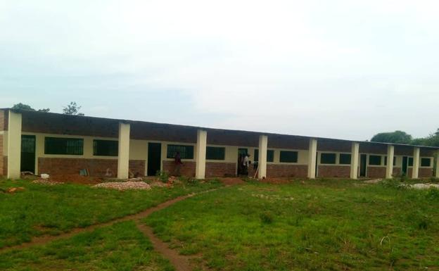 Imagen de las aulas construidas en Kilela Balanda./