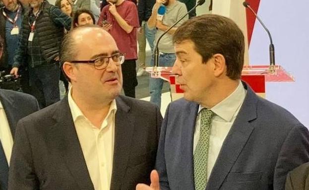 El portavoz del PP en el Ayuntamiento de Ponferrada, junto al presidente de la Junta./