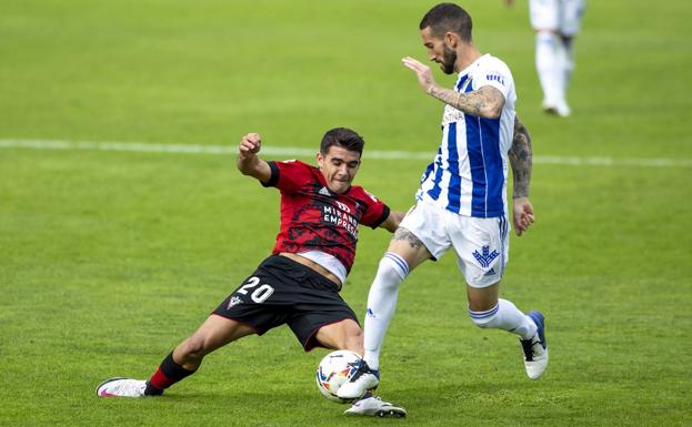 El oficio y el éxito llevan al Deportiva a dormir líder 4 Sielva, en un partido del partido.