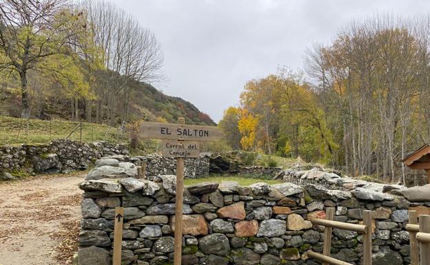 En Redipuertas nos encontramos con el primer accidente geográfico, la cascada «El Saltón»