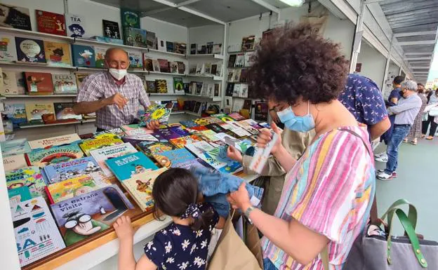 León se decanta por la novela negra en una feria donde gana peso el 'producto de casa'