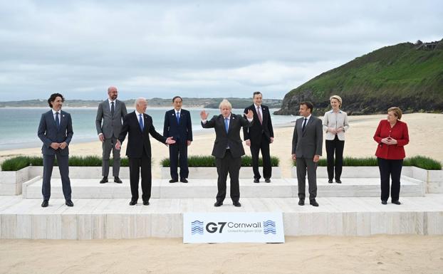 Foto de familia de los líderes del G7 antes del arranque de la cumbre en Cornualles./EP