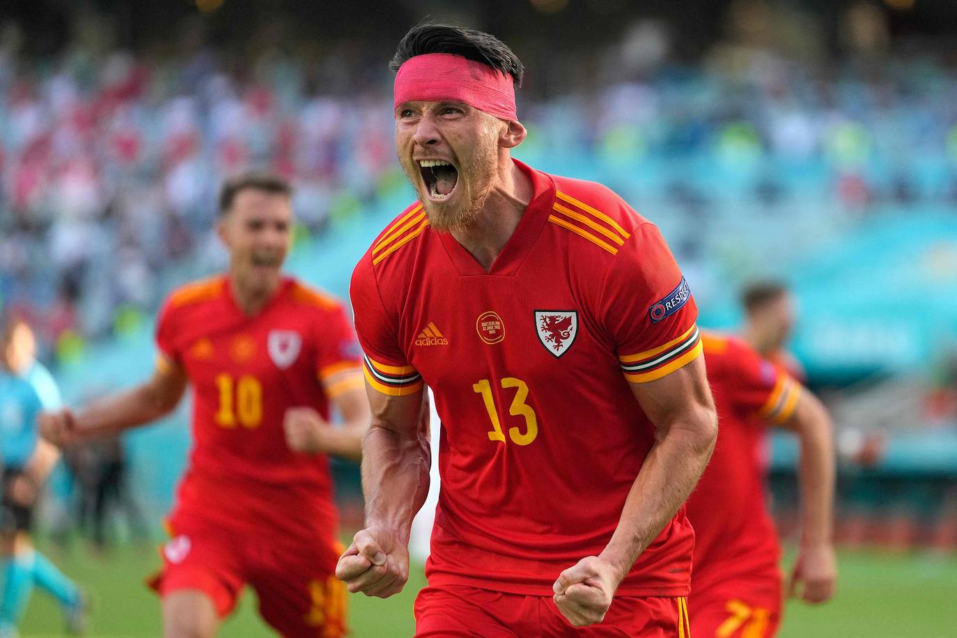 Moore celebra el gol de Gales que significó el definitivo empate ante Suiza. /REUTERS