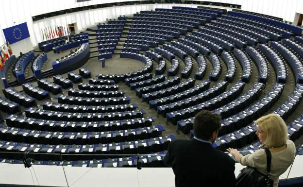 Visitantes en el Parlamento Europeo. /reuters