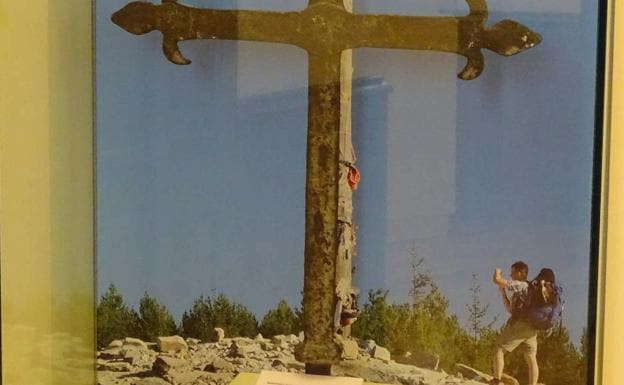 El Museo de los Caminos de Astorga cierra con la Cruz de Ferro su primer año de la pieza del mes