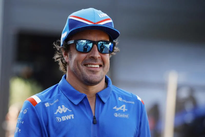 Fernando Alonso vestido de calle durante la semana del GP de Francia./Reuteres (Sarah Meyssonnier)