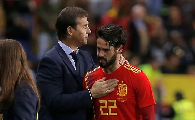 Julen Lopetegui e Isco, durante la etapa del entrenador en la selección española./j. nazca / reuters