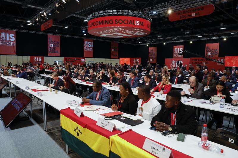 Asistentes al Congreso de la Internacional Socialista en Madrid, 